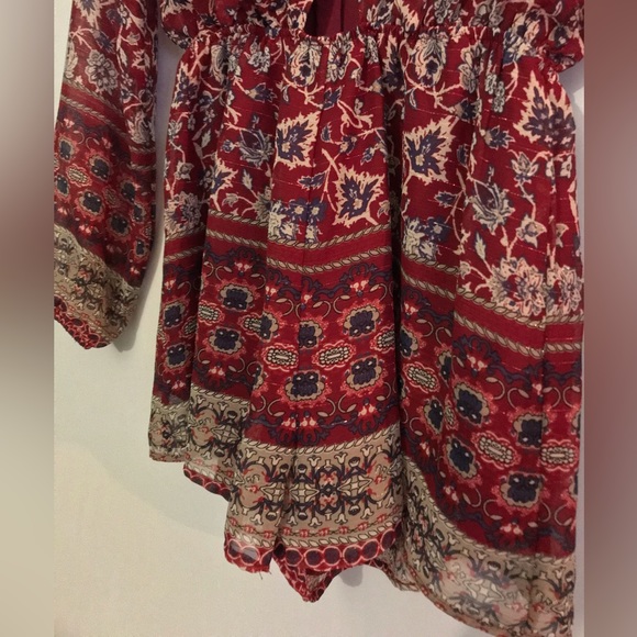 Honey Punch Women’s Long Sleeve Romper Flowing Shorts Small - Picture 4 of 9